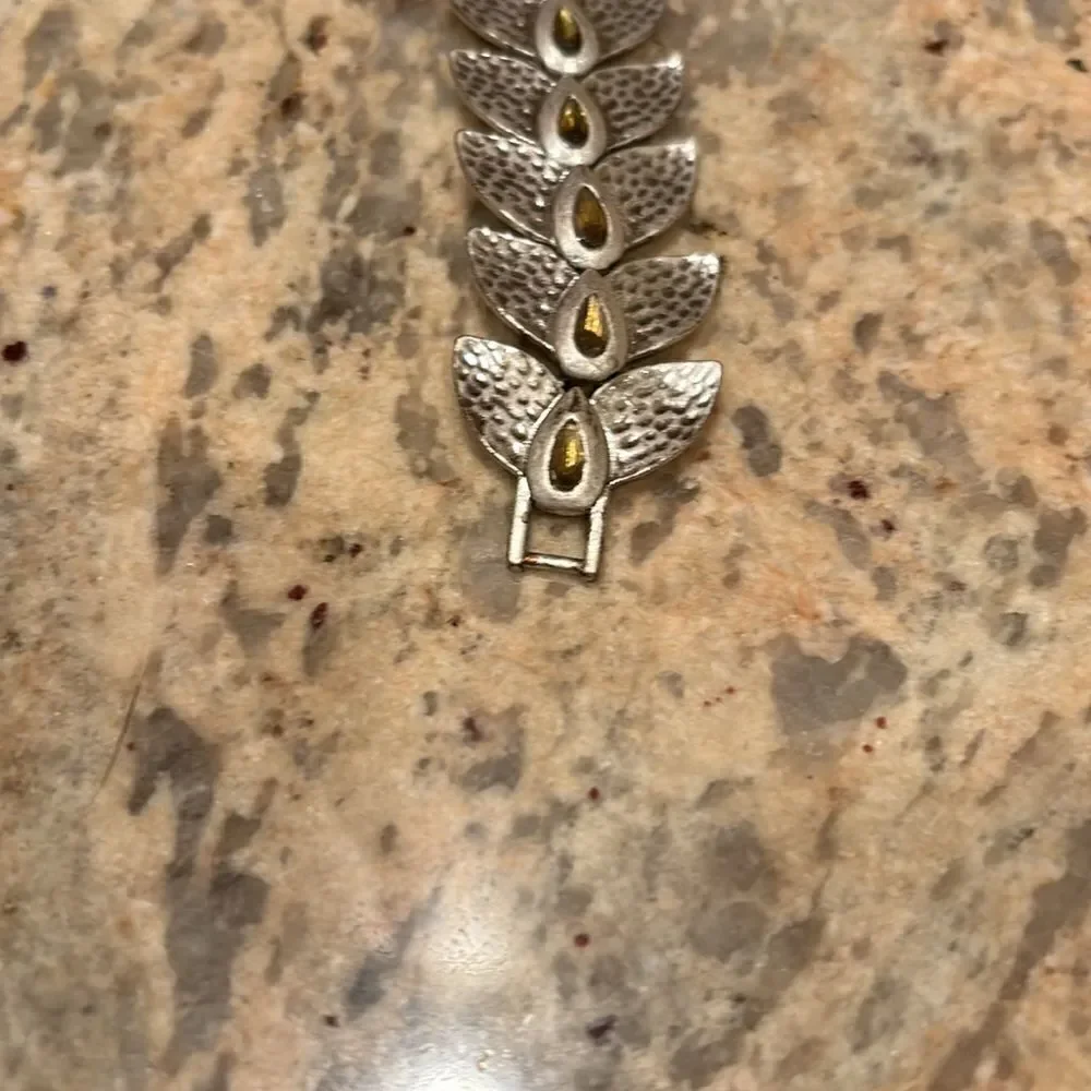 Vintage Clasp Bracelet Silver Tone Laurel Leaf
